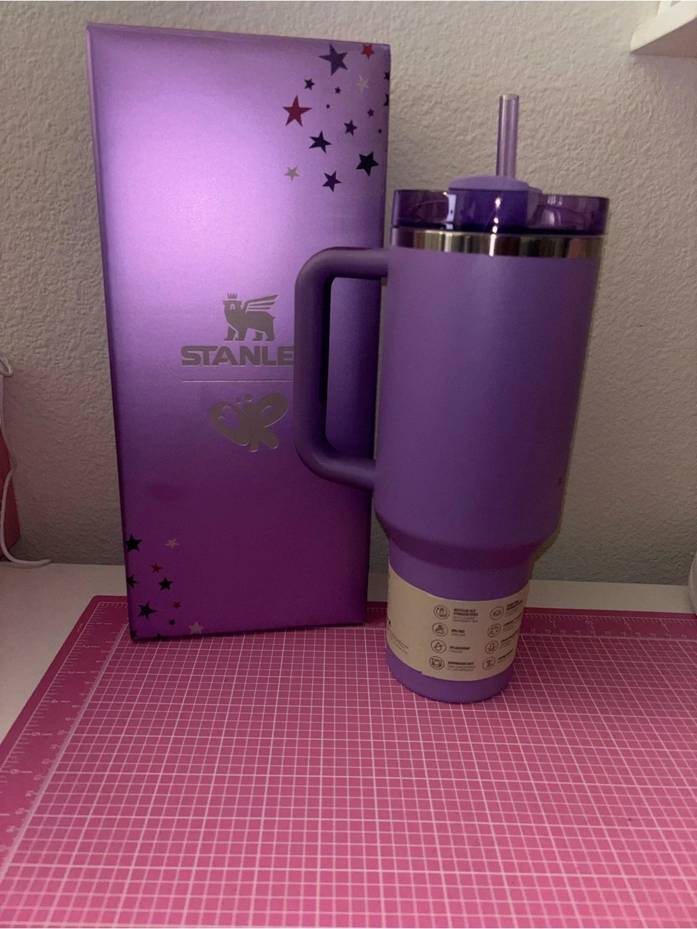 Stanley 40oz Quencher H2.0 Tumbler - Purple Star Design - Olivia Rodrigo - Picture 2 of 6